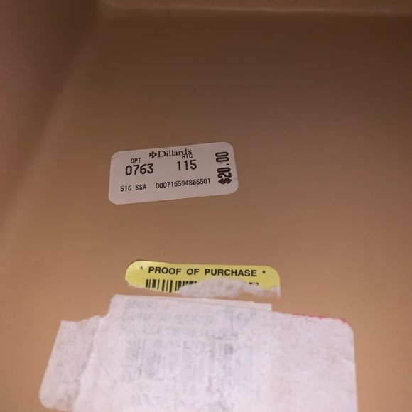 Surf Shack tissue cover for square tissue boxes so cute $20 retail from Dillards - Picture 6 of 6